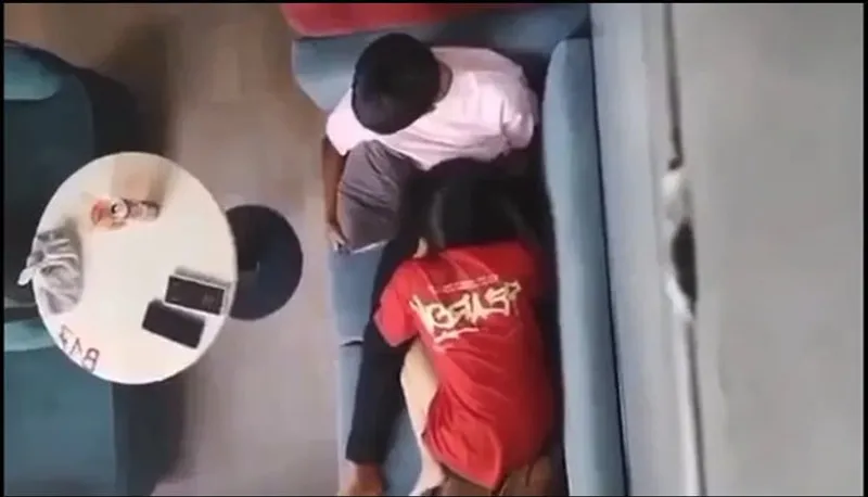 Quay lén em người yêu mút bú cho nhân tình nơi công cộng