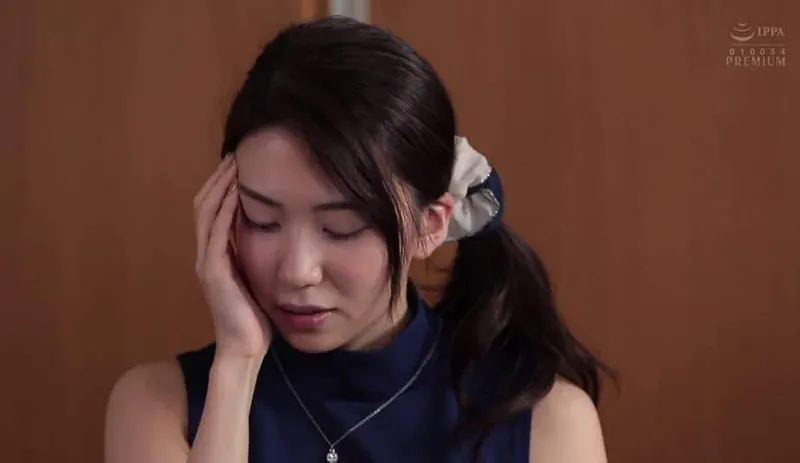 Bị thằng hàng xóm bỏ thuốc ngủ rồi địt trước ngày cưới