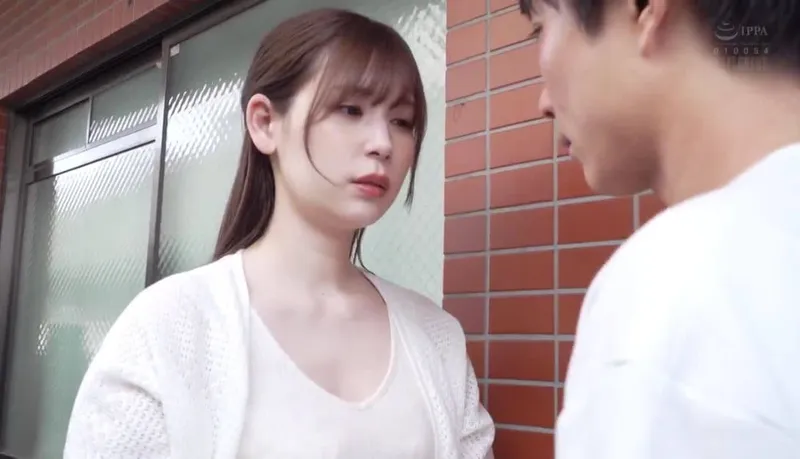 Người chồng tẻ nhạt, bà xã nhận ra cậu thanh niên cạnh bên nhà tốt hơn