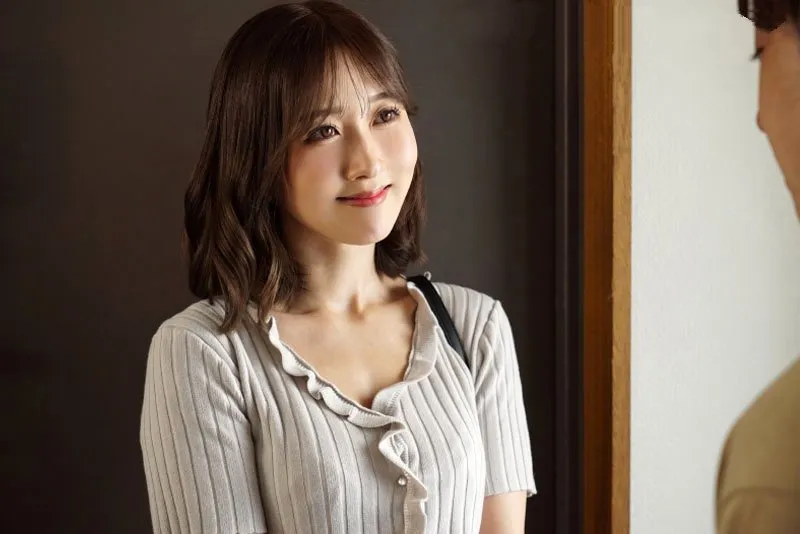 Bà xã về nhà bố mẹ đẻ sau cuộc cãi nhau, chồng yêu rủ cô bạn thân về nhà tâm sự…