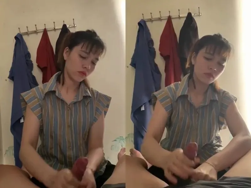 Anh trai đi vắng, ép bạn gái của anh trai sục cục thịt xuất tinh