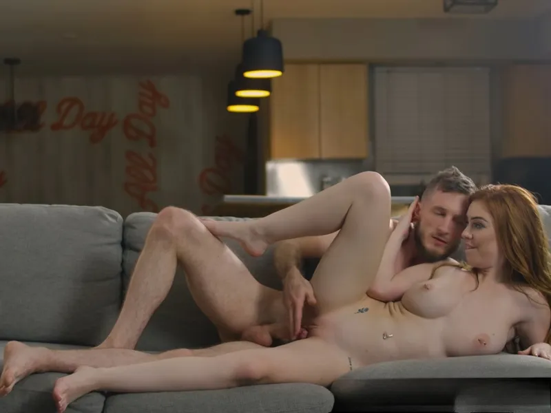 đang tăng ca mà gấu cứ dùng lỗ lồn dụ tôi doggy cùng em